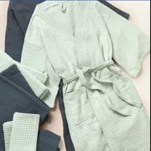 Bathen Mint Robe, Causebox